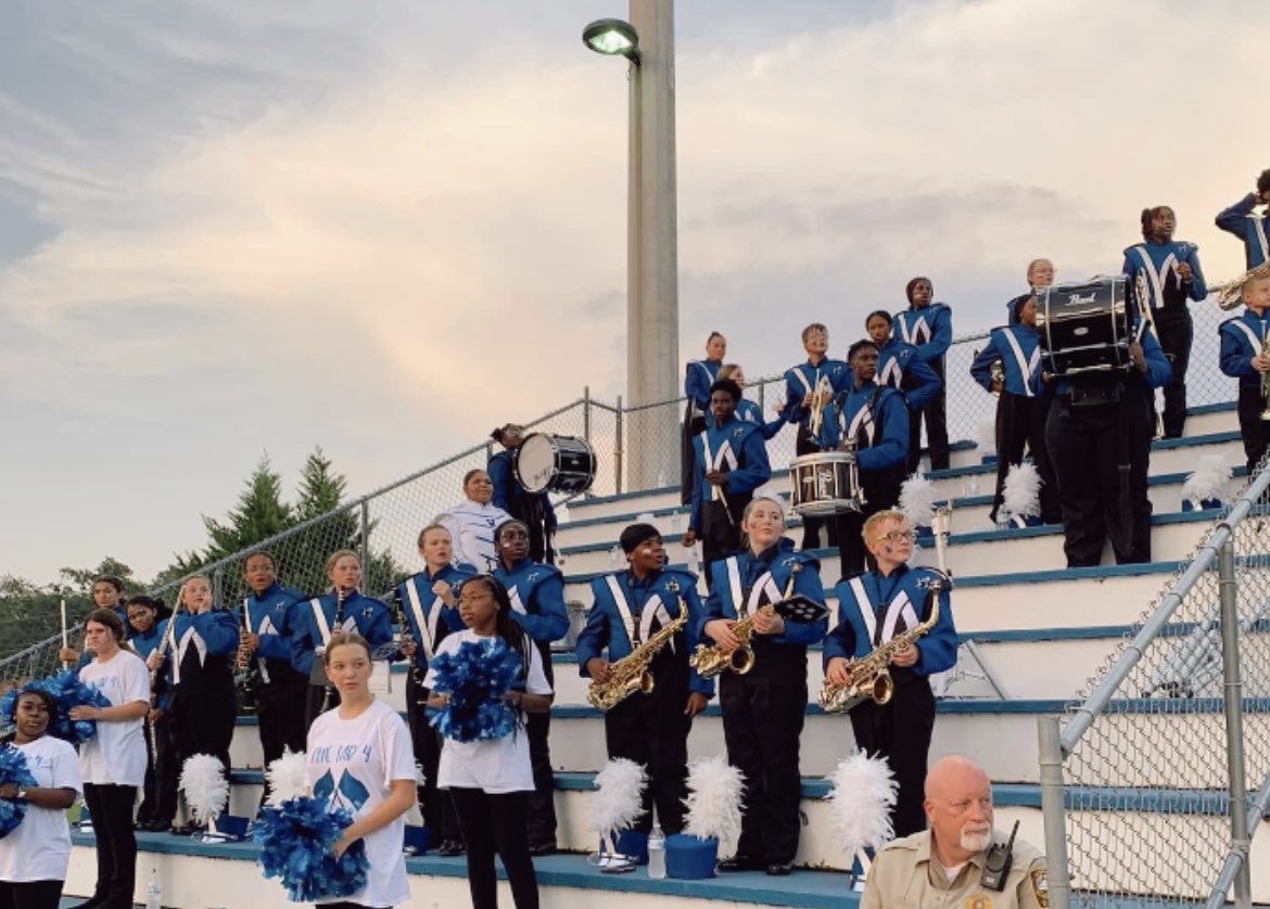 WinterboroCheer's tweet photo. Celebrating that 33-7 #Bulldog win!! Hottest game in history? Probably so. Weโre here for it though! We love our bulldogs! ๐โจ #WHS #Exceptional #WHSCheer @WboroSports https://t.co/5NTEenshtI