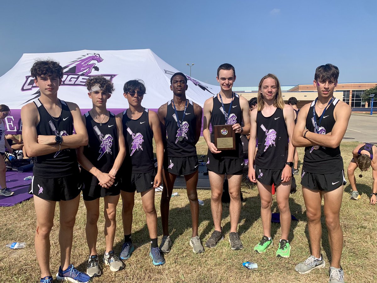 Coach_Kowalski's tweet photo. So much hardware it looks like we robbed the trophy shop today!π
πVarsity Boys Elite Champion & Girls Varsity Champion! #WeAreFu1shear @FulshearXC https://t.co/L9VYBMfhNG