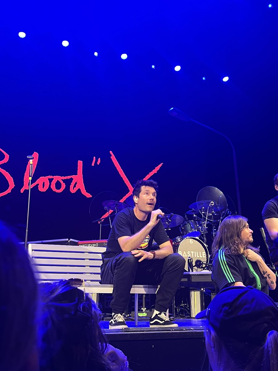 becstevie's tweet photo. I traveled across the world to see my favorite band in London. And it was amazing.
But…. This (exact same) show last night in LA changed me. 
@bastilledan you are something else. https://t.co/nLTeSpIpPw