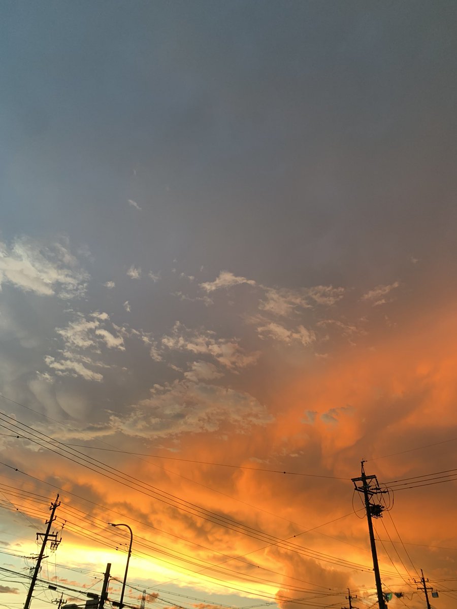 yasuko_2010's tweet photo. ๐
#sky #clouds #eveningsky #sunset #sunsethues #pinkclouds #pinksky #pinkandgrey #thunderstorm #nofilter https://t.co/XyloeRH4Ul