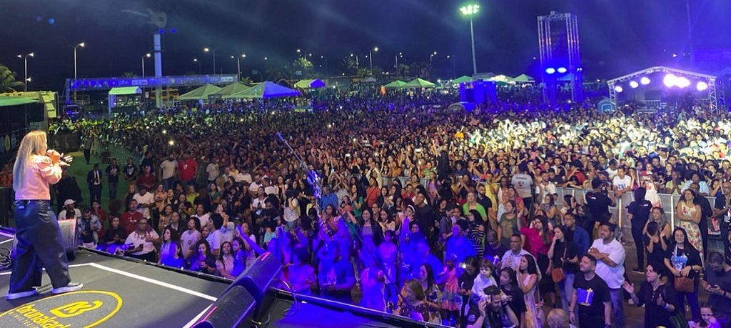 sufotur's tweet photo. Primeiro dia do Canta Bahia edição Camaçari é marcado por muita adoração e fé https://t.co/c2vXq9ccpI https://t.co/IZ0X1Ta0ek