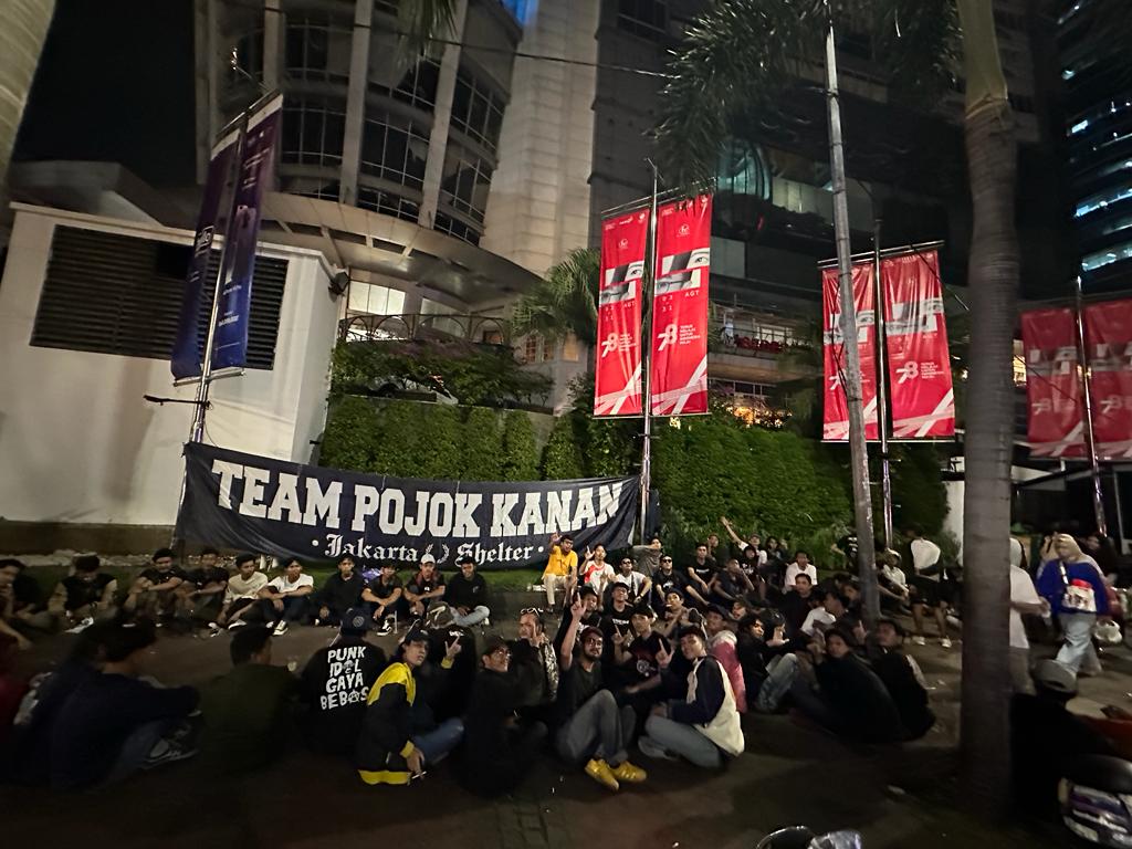 teampojokkanan tweet picture