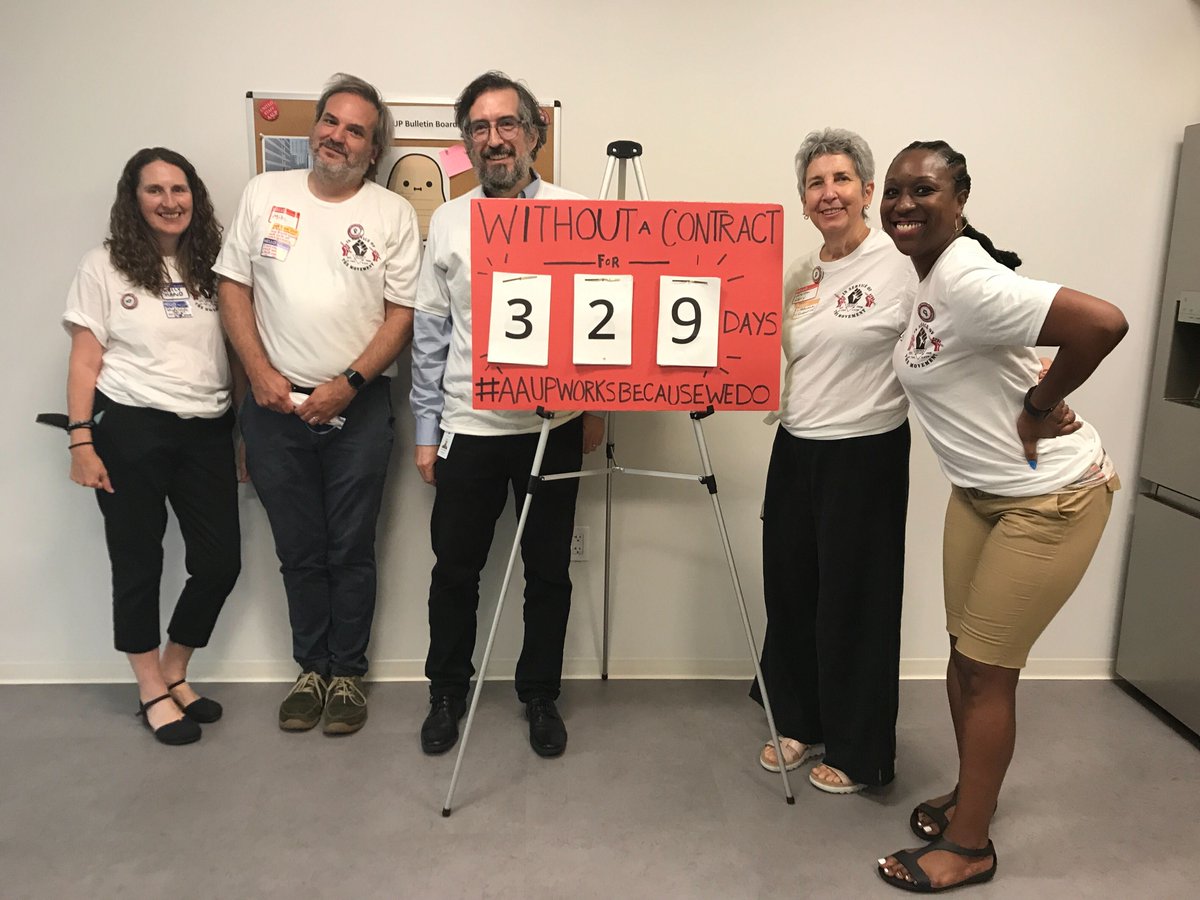 us_aaup's tweet photo. Chapter leaders representing thousands of members call on @AAUP president @imulvey and members of council settle a just, equitable contract with the US-AAUP staff.  Read more the full letter on our Substack: https://t.co/xvRmg0OPij... https://t.co/5Xvk8CvPiM