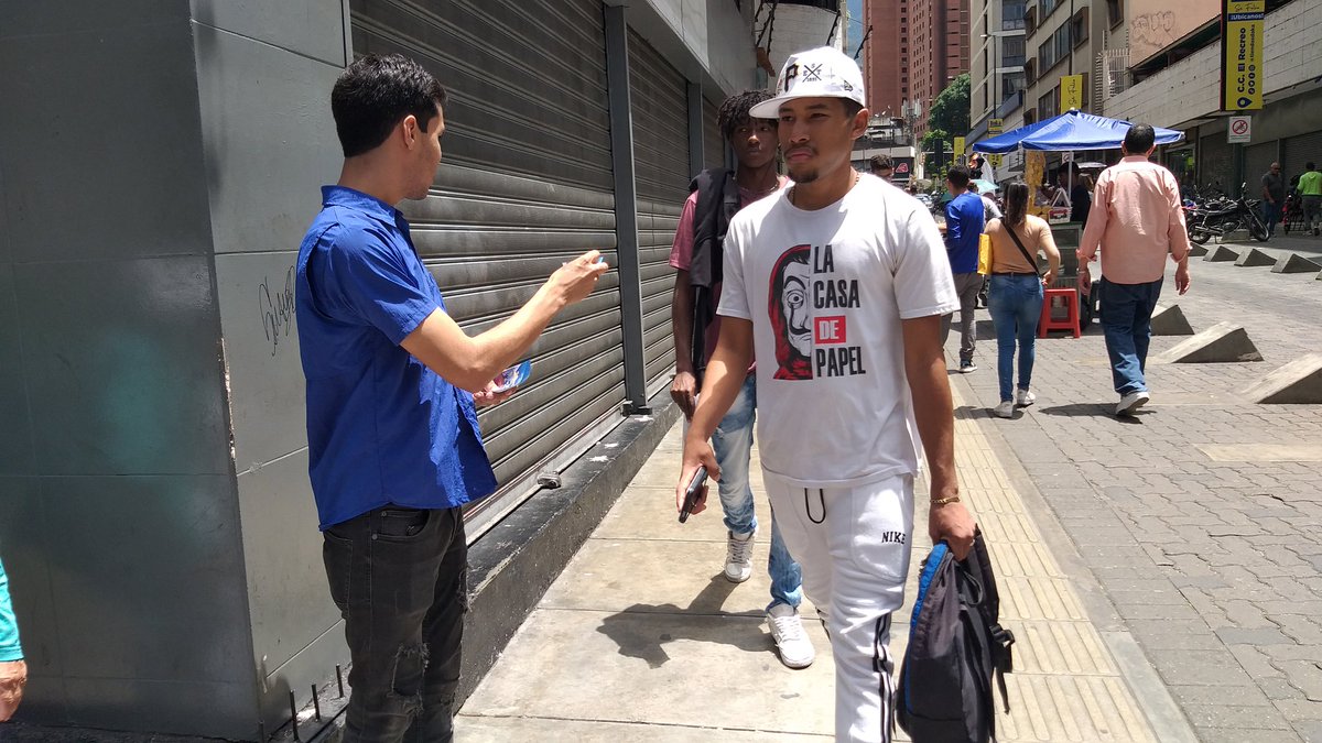 UNT_Caracas's tweet photo. Este #26agosto , la @JDSCARACAS1 @partidount nuevamente, en la calle promoviendo la participación en la elección  #LaPrimaria, este #22Oct
siendo una via para recuperar la democracia en el país.
Por esos #SomosUNT 
@goyocaribash 
#UNTomaCaracas https://t.co/tK7lNZhOYZ