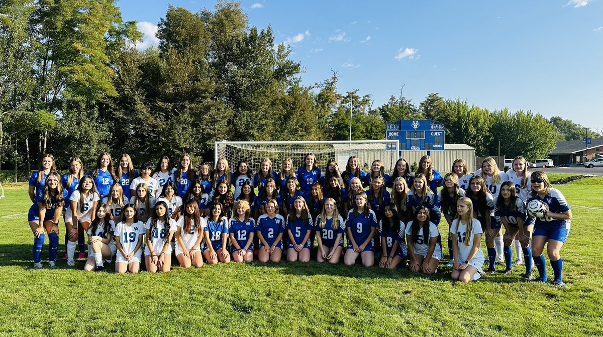 WaHiGirlsSoccer's tweet photo. Photo Day!! ๐ต๐โฝ๏ธ #ProgramGoals https://t.co/25MQpy5IXY
