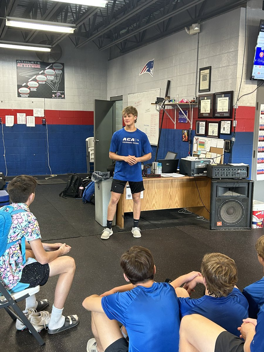 kade_mcgee7's tweet image. CHAMPIONSHIP THOUGHT FRIDAYS 🏆

Big shoutout and thank you to @JohnBeerbower for this awesome idea. Every Friday, 1 student gets picked to share the “Championship Thought” to their class. Proud of the 6 students that stepped up FIRST yesterday.
#LeadersLEAD