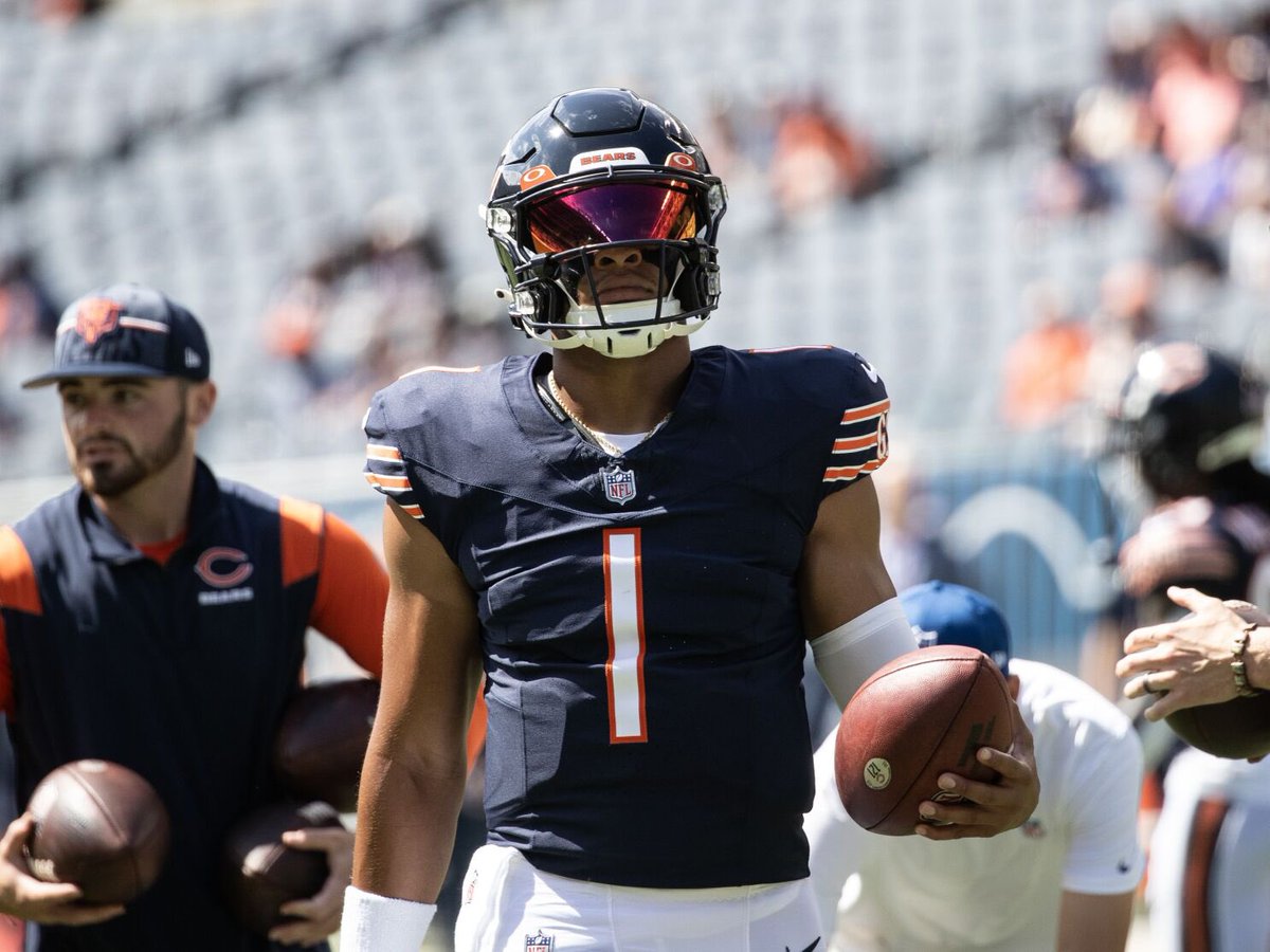 Giving away a custom Justin Fields jersey!

To enter: 

- Retweet and like this tweet
- Subscribe to the <a href="/bfr_pod/">Bears Film Room</a> YT Channel
- Comment or DM with a screenshot! 

Good luck, winner picked during Packer week.

Link: youtube.com/@bfrpodcast_?s…