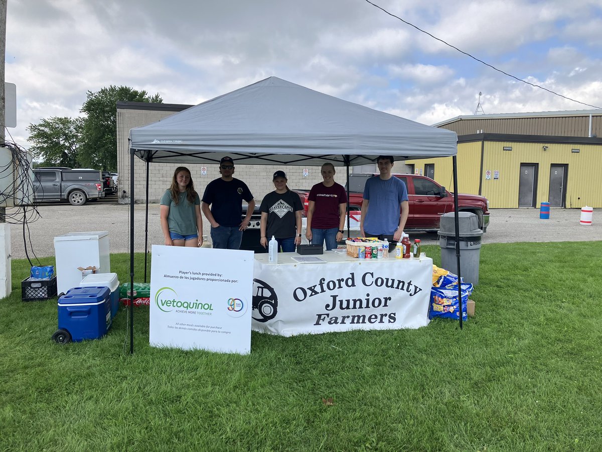 Lunch will be ready soon! Thank you to Junior Farmers for serving and thank you to Vetoquinol for sponsoring all the food!