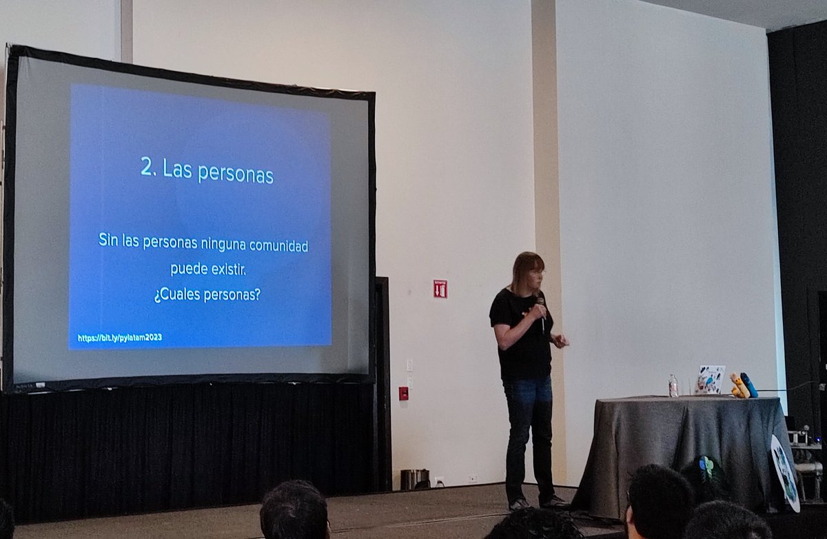 pixelead0's tweet image. &quot;Sin las personas ninguna comunidad puede existir&quot;. [Naomi Ceder] #PyConLatam2023 #PyConLatam