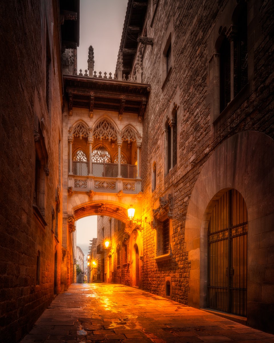 NicoTrinkhaus's tweet photo. Wow, already 3 months since our stopover in Barcelona en route to the Photopills camp.

I finally sat down to edit this shot from the Gothic Quarter. Had it on my bucket list ever since falling in love with the city in 2014. https://t.co/GLDhVWYVpK