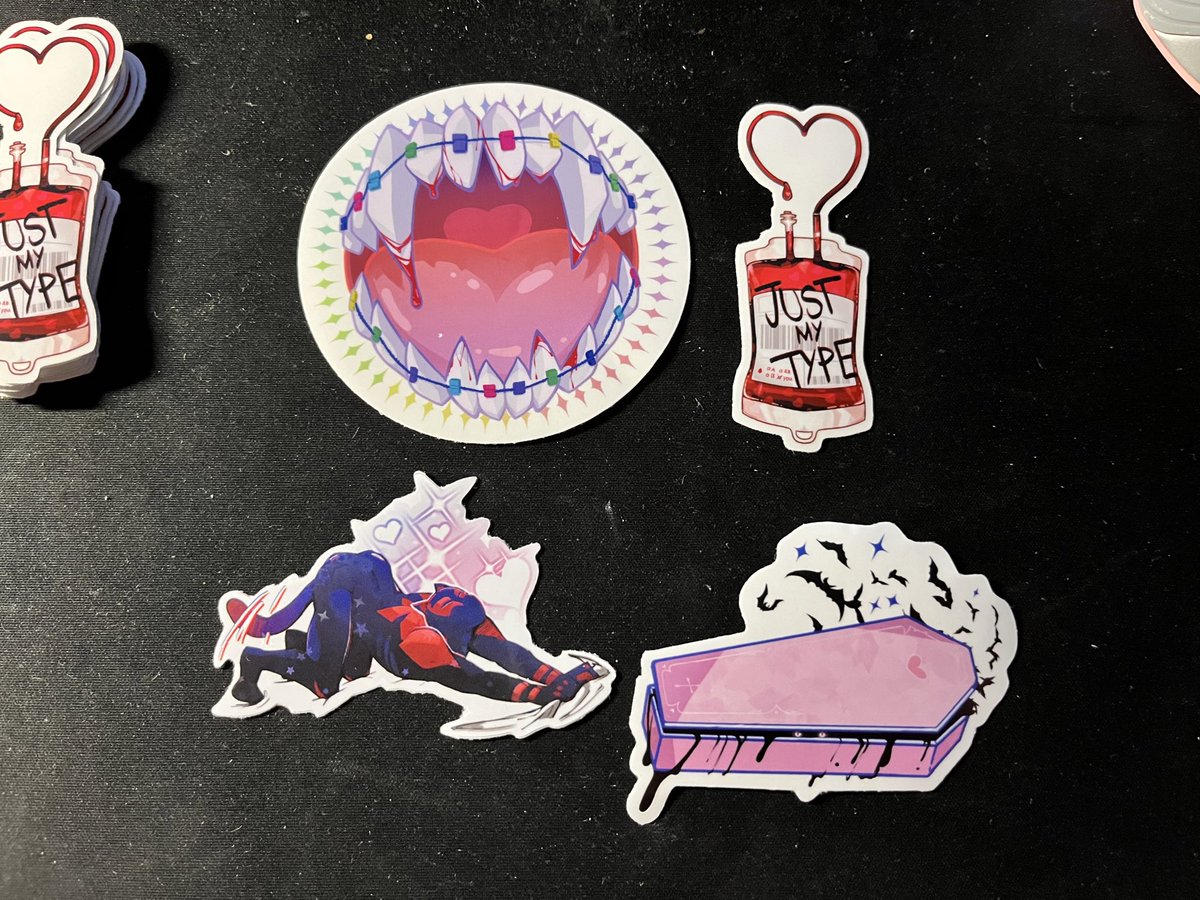 Miisao_arts's tweet photo. I made some new sticker motives and they just arrived from #zapcreatives ! So happy how they turned out - sorry for the bad picture quality tho uwu
(the teeth are partially transparent aswell~) https://t.co/5UBJVJkI1G