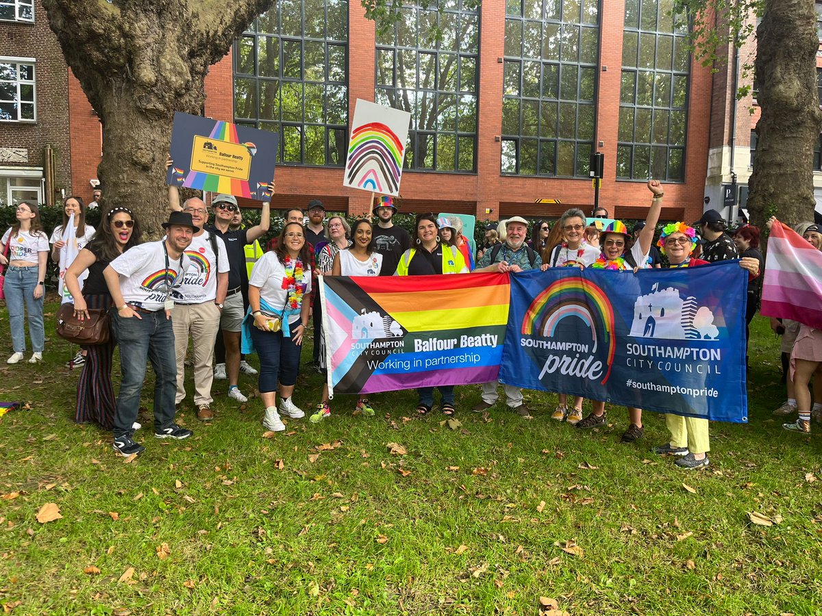 Some of our Councillors joined @darrenpaffey and other activists at amazing @SotonPride march today. Huge energy with banners, music and spontaneous dance! #Southampton is blessed to have an event like this that champions diversity & inclusivity, where everyone feels welcome.