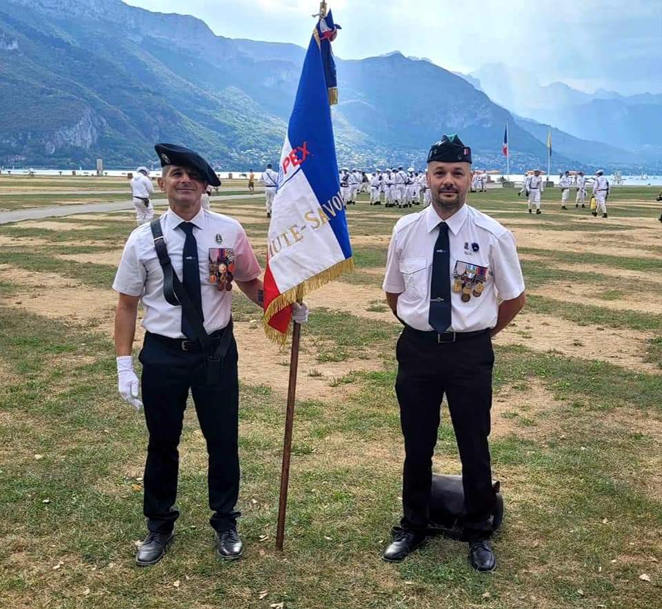 ANOPEX1's tweet photo. @27eBCA_officiel @CDC_27eBCA L' ANOPEX a été honorée d'être des vôtres. N'hésitez pas à nous rejoindre afin que les combattants #OPEX #OPINT d'aujourd'hui soient aux côtés de ceux d'hier. @27bim https://t.co/7iw2bhKoLD