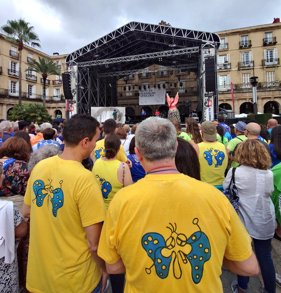 la_pinpi's tweet photo. @la_pinpi @konpartsak #AsteNagusia23 #agosto
🌊 83__23🌊
#ElkarlanUholdea
#ErasorikEzAN #pinpi #la_pinpi #pinpilinpauxa #pinpilinpauxakonpartsa #astenagusia #astenagusia2023 #bilbo https://t.co/Kst6RqerlO
