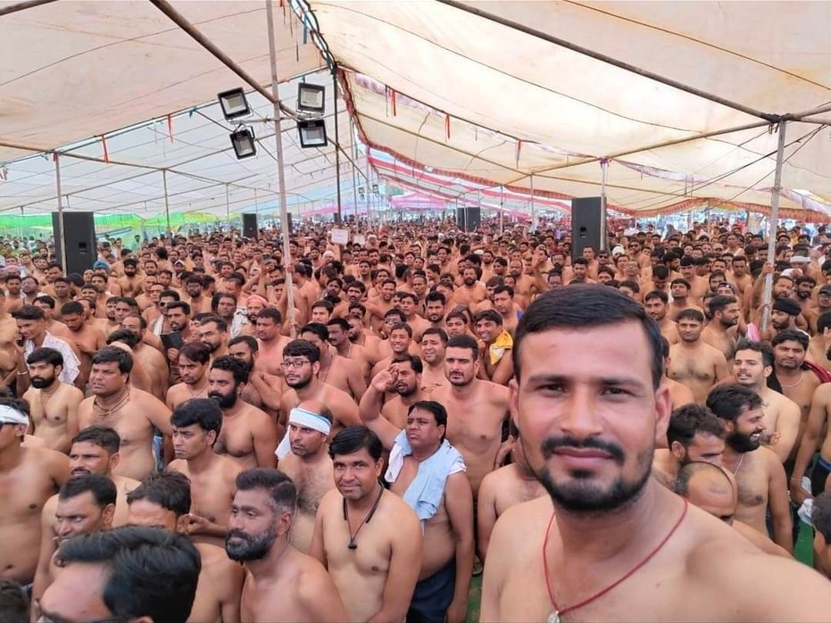 #राजस्थान कर्मचारियों बिजली कंपनियों में मांग को लेकर#ओपीएस एवं #इंटर डिस्कॉम ट्रांसफर नीति समेत13 सूत्रीय मांगों को लेकर सीबीआई फटाक जगतपुरा जयपुर में 6दिन से महापड़ाव प्रदर्शन चालू है
<a href="/ashokgehlot51/">Ashok Gehlot</a> 
<a href="/RahulGandhi/">Rahul Gandhi</a>
<a href="/1stIndiaNews/">First India News</a> 
<a href="/BSBhatiInc/">Bhanwar Singh Bhati</a>
 <a href="/lokeshsharma/">Lokesh Sharma</a> 
<a href="/INCRajasthan/">Rajasthan PCC</a>