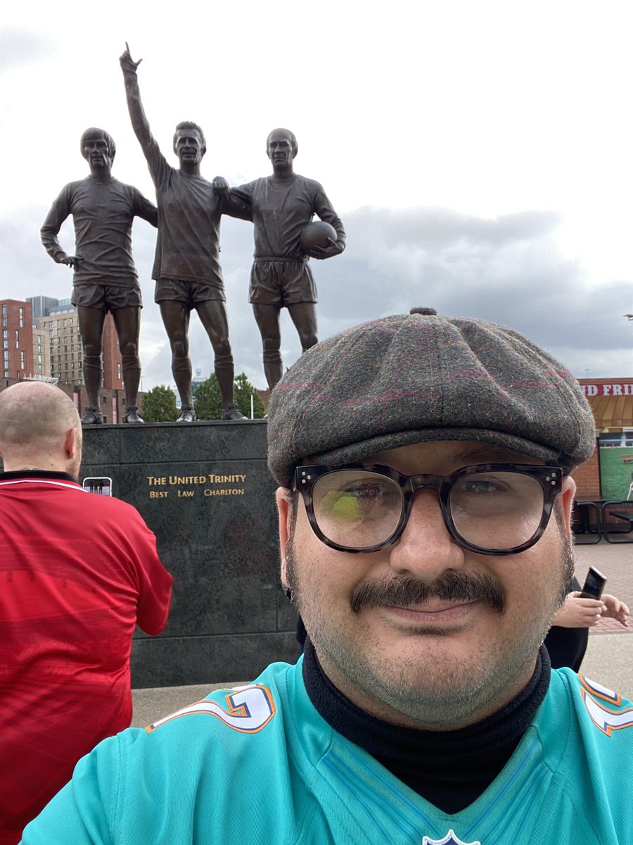 KikinFM's tweet photo. Here with #TheBoss @InterMiamiCF @attmidfielder @InterMIAPodcast @KEVINCHO_TV @TheFootyCondor @LondonHibee @interMIAinsider @InterMiamiFam #InterMiamiHerons #InterMiami @ManUtd #ManUnited #OldTrafford @AlexiLalas #Boricuaaa https://t.co/a8jD8cCsPf