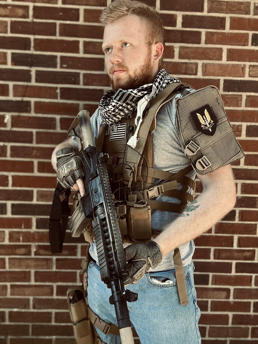 BuddyTrow's tweet photo. #codcosplay #callofduty #alexkeller #alexcosplay #alexcod #alexkellercosplay #mw1 #mwcosplay #pitbulls #mw2 #mw2cosplay https://t.co/Bnx9ZvKwwe