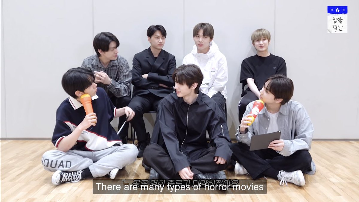 ksnmura's tweet photo. sunki watching horror &amp; thriller movies 

🦌: ni-ki, don’t you watch a lot of movies these days?
🐥: yes, i watch horror movies, i’ve been watching it with sunoo hyung at home 
🦌: what type of horror movies?
🐥: instead of those with ghost…what are those called? 
👥: realistic https://t.co/tNfZYVdHMP