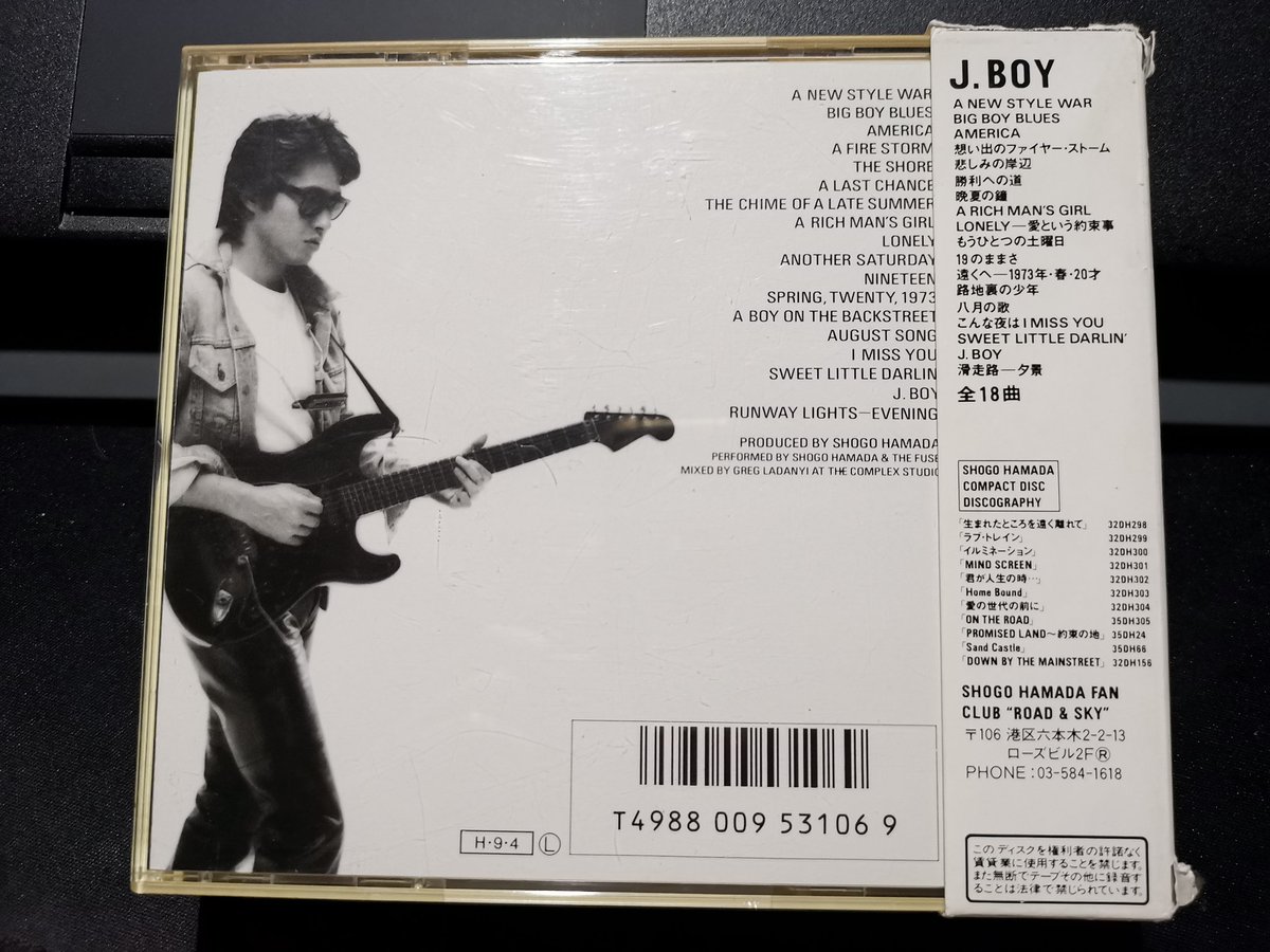nobzoo3's tweet photo. 8月も終わろうとしてるので無性に浜省の8月の歌が聴きたくなってJ. BOYを出して来た。
物持ちがよいので1986年初版ww(消費税の表示が無い)🤣
#浜田省吾 #J_BOY https://t.co/MueSCGJxmJ