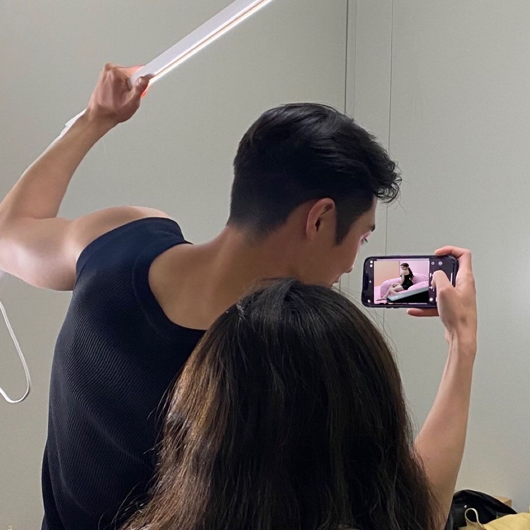 DaveMulyati's tweet photo. Cheap thrills because I miss them both SO MUCH 😭😂 https://t.co/2Ph7GNICqj