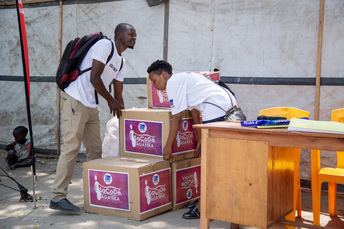 This is to express my sincere gratitude to all volunteers who gave a hand to SaCoDé staff in the distribution of Agateka sanitary pads to women and girls displaced in Sobel due Gatumba floods. May God bless you all for the love and patience displayed during the distribution 🙏🏽