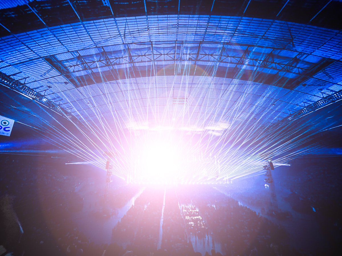 Bz_Official's tweet photo. B’z LIVE-GYM Pleasure 2023 -STARS- at SAPPORO DOME

THANK YOU!!

#Bz
#Bz35th
#Pleasure2023
#STARS
#札幌ドーム https://t.co/91w8ASpqxH