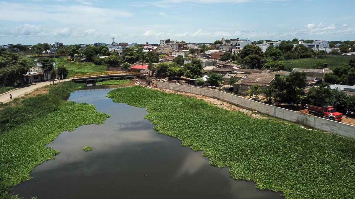 AlcaldiaLorica's tweet photo. Así avanza la construcción 🏗️ del Malecón en el Caño #Chimalito, una obra integral de gran impacto urbanístico, ambiental, paisajístico y social para los loriqueros y visitantes.

#EstamosCumpliendo
#CompromisoConLorica 
#compromisoconlaGente https://t.co/bvV4h6PwjT