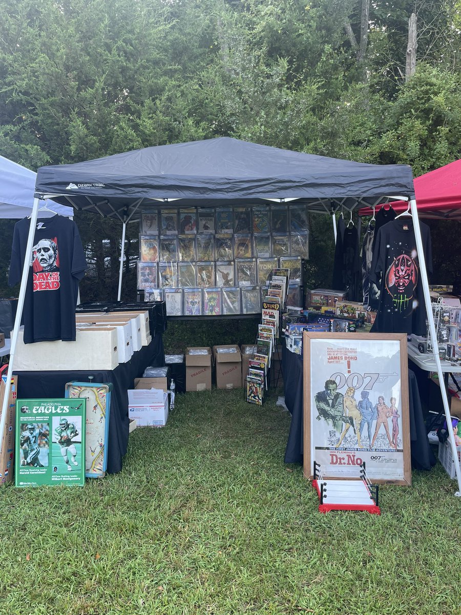comiccatacombs's tweet photo. All set up and ready to go at Shoreline Vintage in Richland, NJ.
#thecomiccatacombs #shorelinevintage #comic #comics #comicbook #comicbooks #toys #actionfigures #tmnt #vintage #collectibles https://t.co/bLNaOpgKep