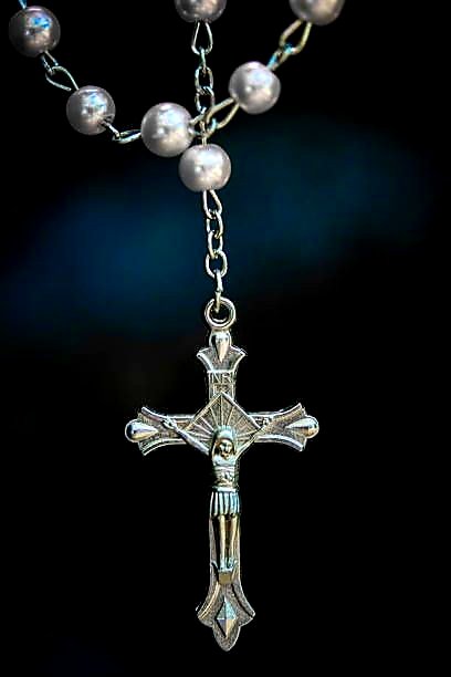FrUgochukwu's tweet image. The Rosary is like a spiritual oasis in the midst of life's chaos.