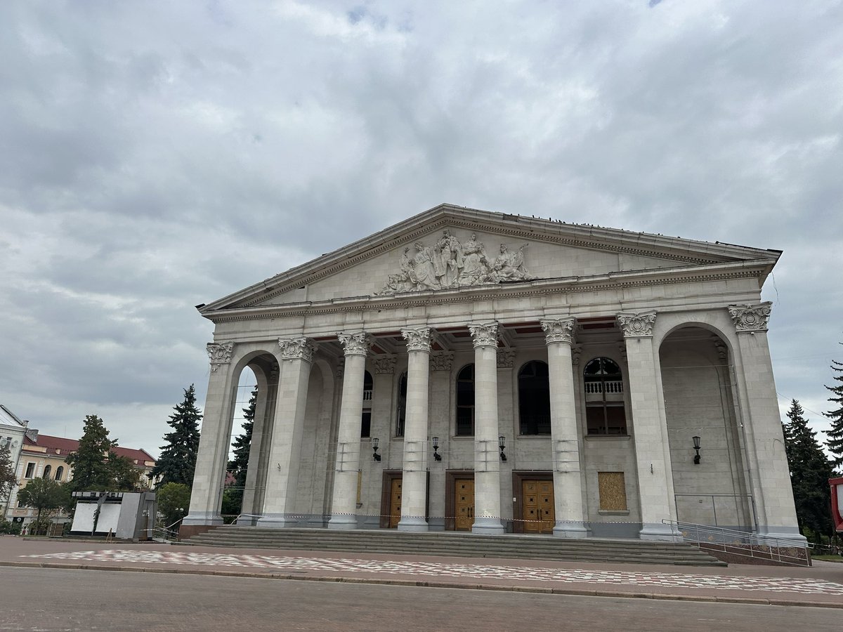 chefjoseandres's tweet photo. Theatre Shevchenko in Chernihiv of music and drama that was attacked by a Russian missile….many died including a 6 year old girl! Hundreds wounded! Russian aggression must end @UN https://t.co/OshEwKXwsS