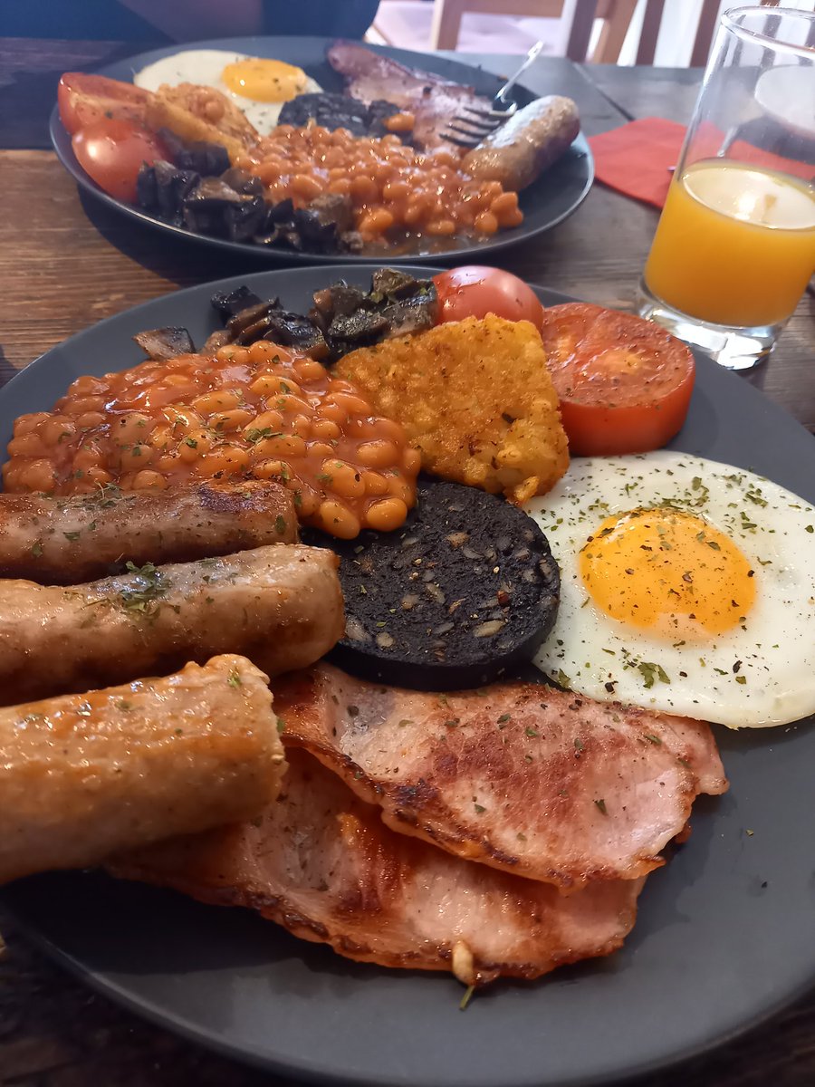 R2BD2's tweet photo. Idle Bakery is a solid 6.5/7
Β£8.99
#PrematchMeal #bcafc https://t.co/Ok5sYpszrv