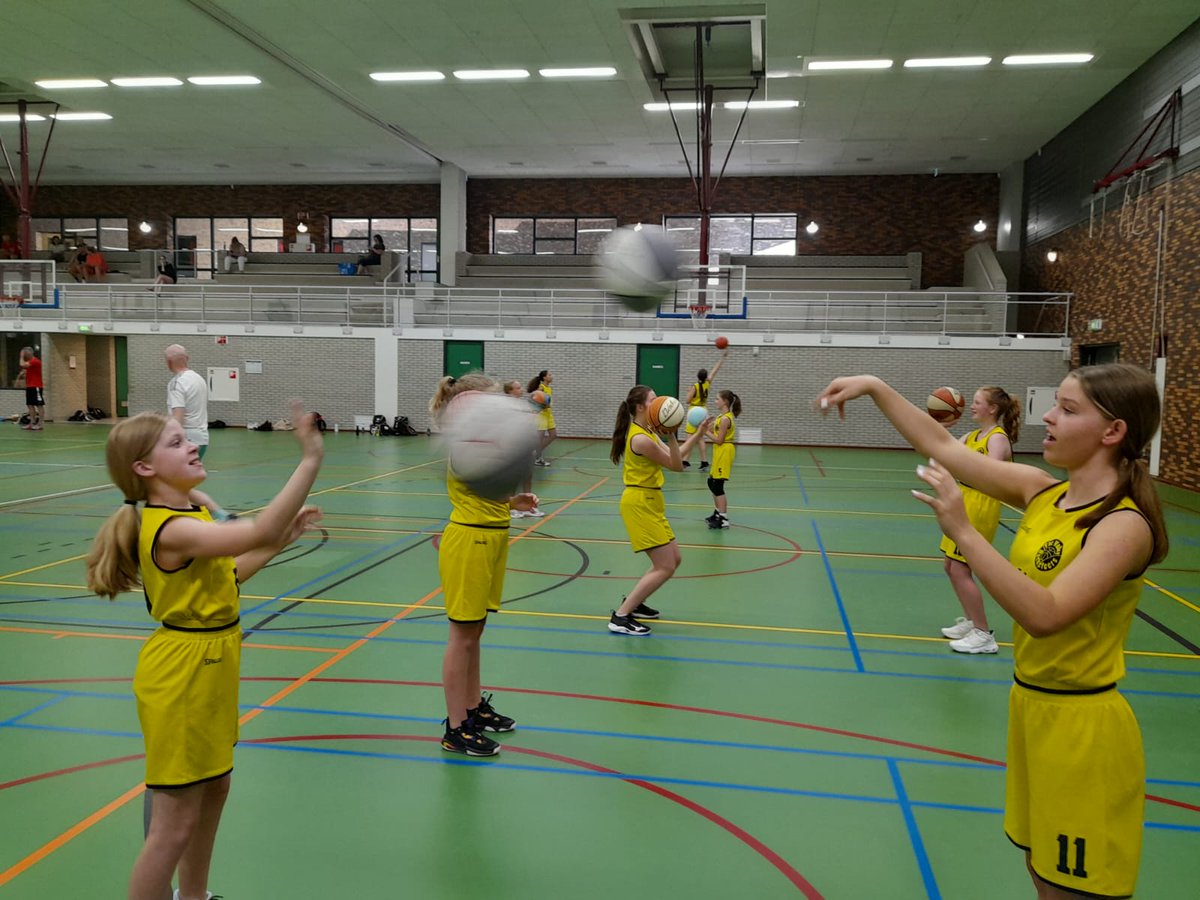 Aanstaande maandag beginnen de trainingen weer!

De vakantie was natuurlijk hartstikke leuk, maar basketballen is nog veel leuker. Tot maandag!

#valleybuck