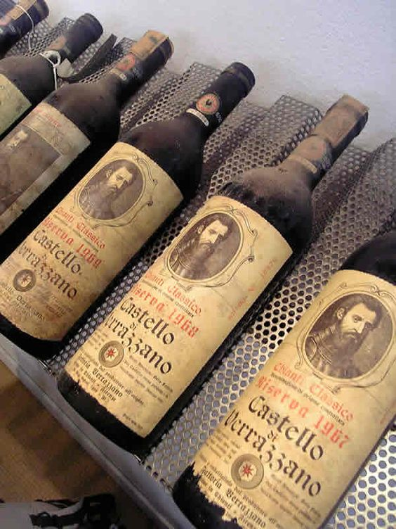 celeste52141's tweet photo. Women must be drink precious wine for their health.#Spanish FA
#Soccer AM
#LochNessMonster
#Lundstram
#Roofe https://t.co/Up3OhJBl3W
