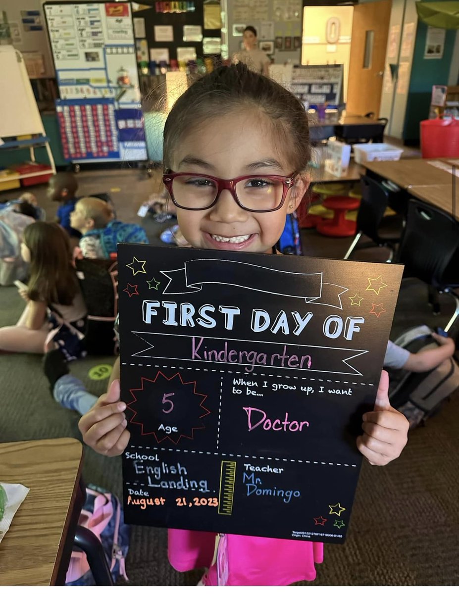 AD_educator's tweet image. First week feels all around the building @EnglishLanding for our Eagles 🦅! What great week of learning new routines, meeting new friends and kicking of our 23-24 year. #EaglePride #EaglesShootForTheStars