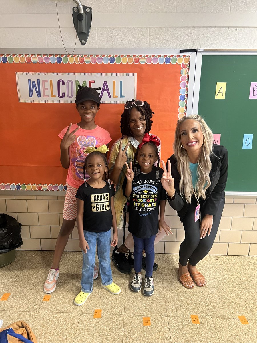 Miss Rains (@misslinsey1) on Twitter photo Peace out summer ! βπΌ Had a blast at our Sneak-A-Peek event! We are back to school ready! πβοΈπ #quackon #edchat <a href="/JSzymanski301/">Jen Szymanski</a> <a href="/MollyBissell/">Molly Bissell</a> <a href="/SussexES/">Sussex Elementary</a> <a href="/PtaSussex/">Sussex Elementary PTA</a> Peace out summer ! βπΌ Had a blast at our Sneak-A-Peek event! We are back to school ready! πβοΈπ #quackon #edchat <a href="/JSzymanski301/">Jen Szymanski</a> <a href="/MollyBissell/">Molly Bissell</a> <a href="/SussexES/">Sussex Elementary</a> <a href="/PtaSussex/">Sussex Elementary PTA</a>