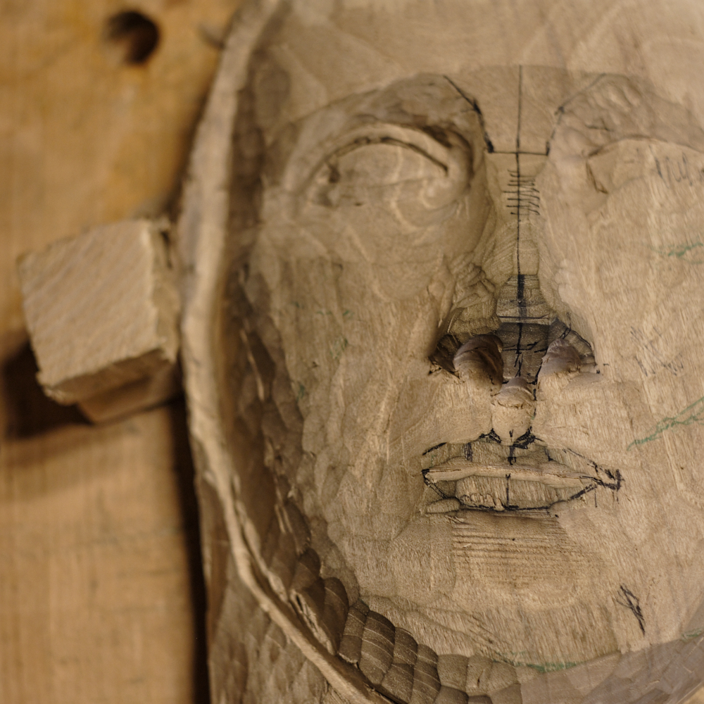 zokitzar's tweet image. WIP walnut carving #woodcarving #sculpture #pfeiltools