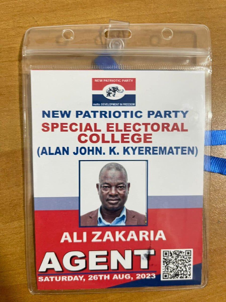 THEPOOREST2's tweet image. Please this is a battle of thumbs not fists. #SuperDelegates #NPP #Bawuliar #Alan
😄😄😄