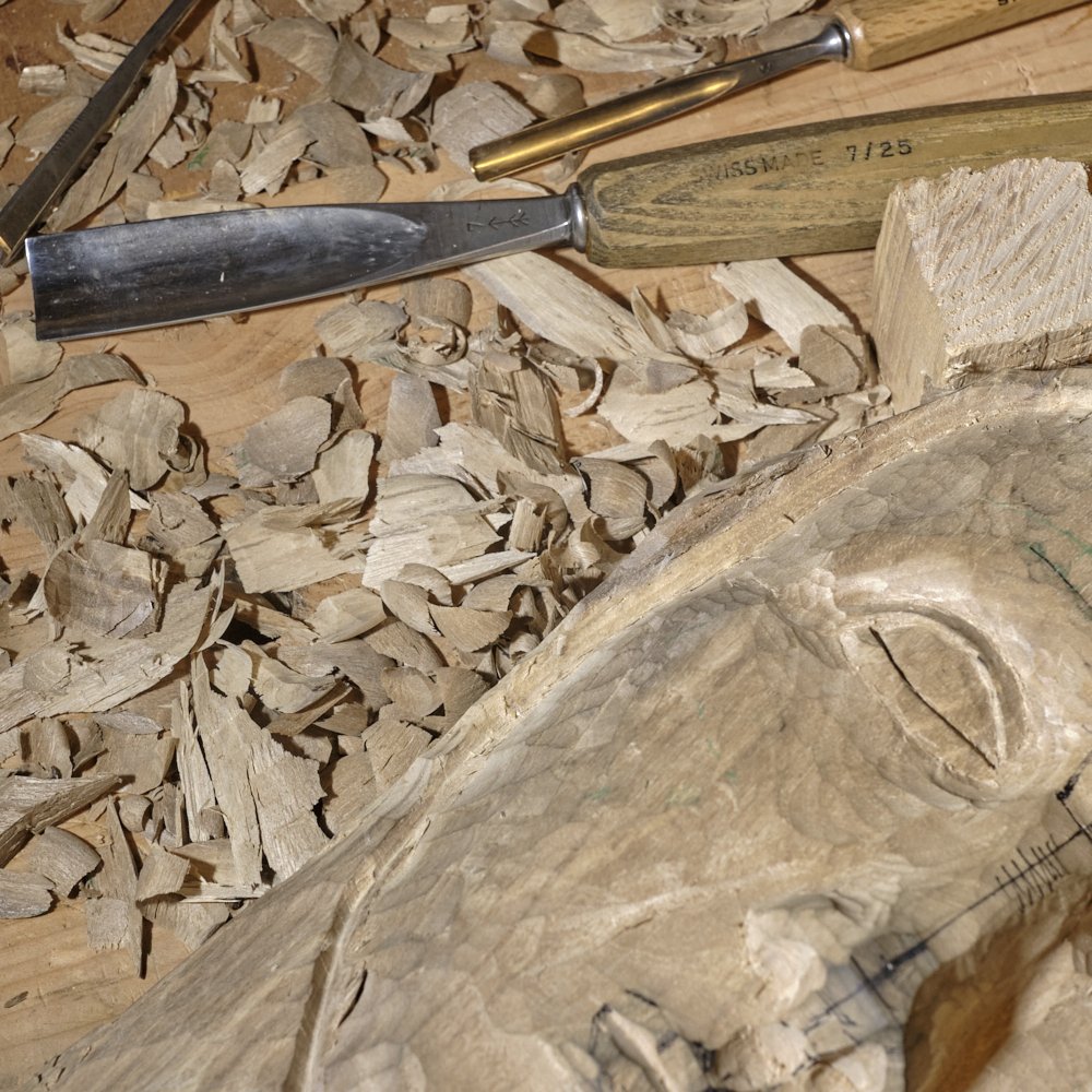zokitzar's tweet image. WIP walnut carving #woodcarving #sculpture #pfeiltools