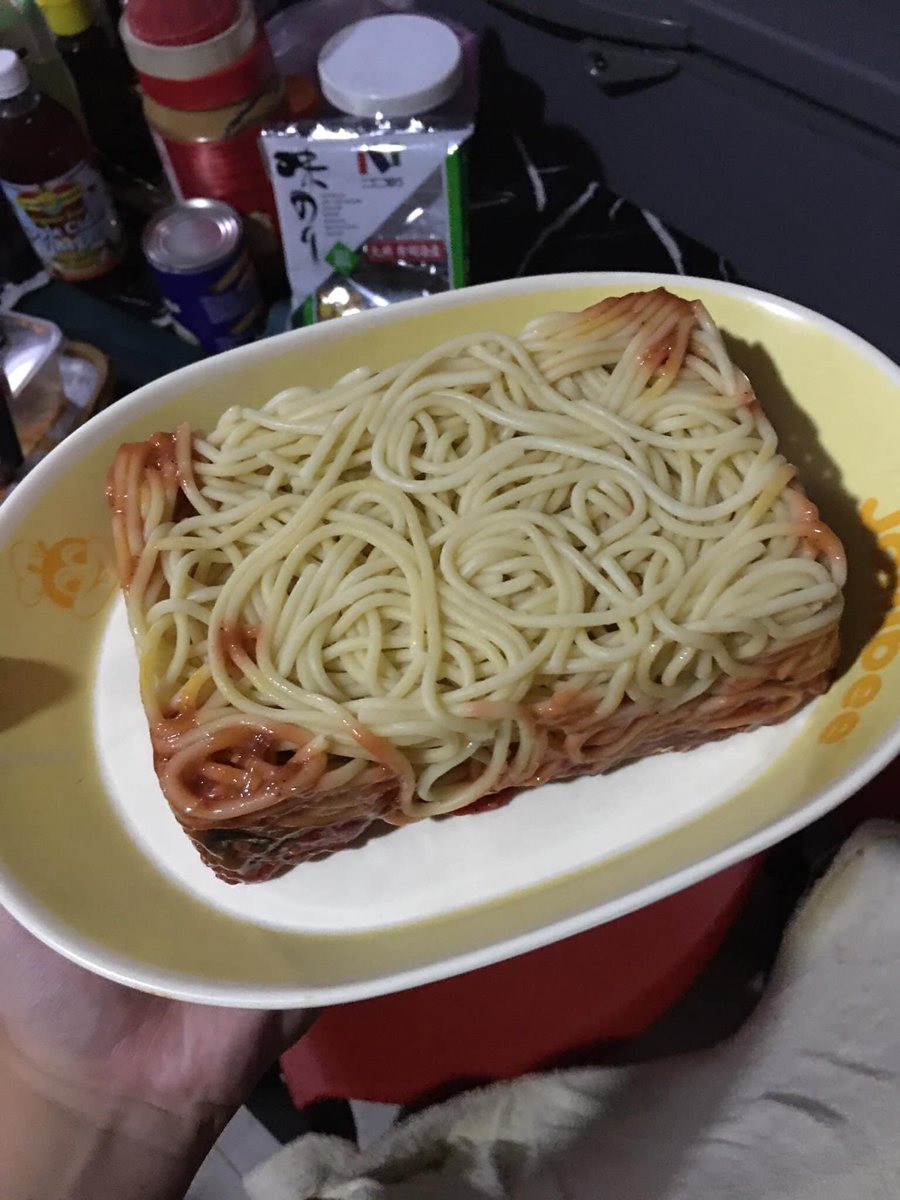 eiztar's tweet photo. girl dinner : spaghetti sa minecraft🤙 https://t.co/vfO7pAsSn7