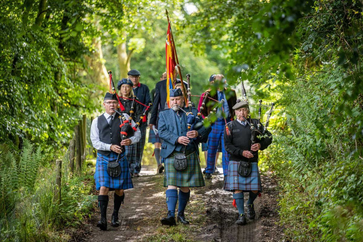 morangles's tweet photo. From today @thetimes Newcastleton in Scotland Elliot clan gathering include the Very Rev Donna Mote from Key West, Florida. Elliots were 1 of the most notorious clans in the Scottish Borders. Bagpipers lead Elliots into their ancestral home at Redheugh. @ScotchMist31 This house? https://t.co/M04edCvRVV