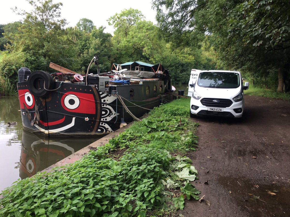 walkboa's tweet photo. @CRTcontactus this is getting ridiculous now. The Kennet &amp; Avon towpath between Bradford on Avon &amp; Avoncliff by Meadows Bridge is looking more like a road these days. 4 vehicles - 2 vans, a car &amp; a motorbike all in the space of 150 yards. Morning of Saturday 26th August. https://t.co/zPf4zFUt7d
