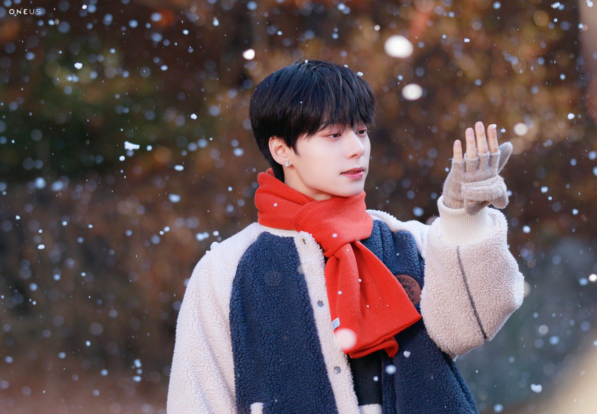 official_ONEUS's tweet photo. [#ONEUS_MAGAZINE]

EP.75 🎁 HAPPY HWAN WOONG
DAY PRESENT PHOTO 🎁

✔ ONEUS 공식 홈페이지
🔗 https://t.co/fpytvWbebG

#HWAN_and_only_WOONG_day
#오늘생일좋구나_여환웅_가자 https://t.co/Xm4jczCEQp
