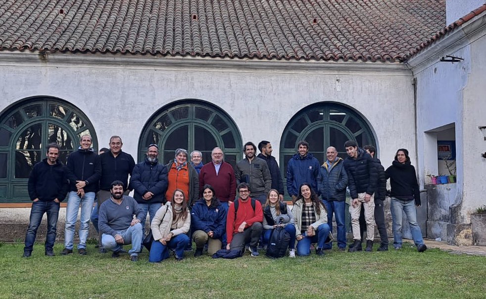 cfmacha's tweet image. En la colonia Ortiz Basualdo @INTACuenca, nos reunimos por el proyecto CIAC 949206 (#inta #audeas #conadev) sobre sostenibilidad de ganaderia basada en pastizal,  integrando 5 módulos y campos de productores. Se avanzó en la identificación de indicadores. FCV @UNICEN_Oficial