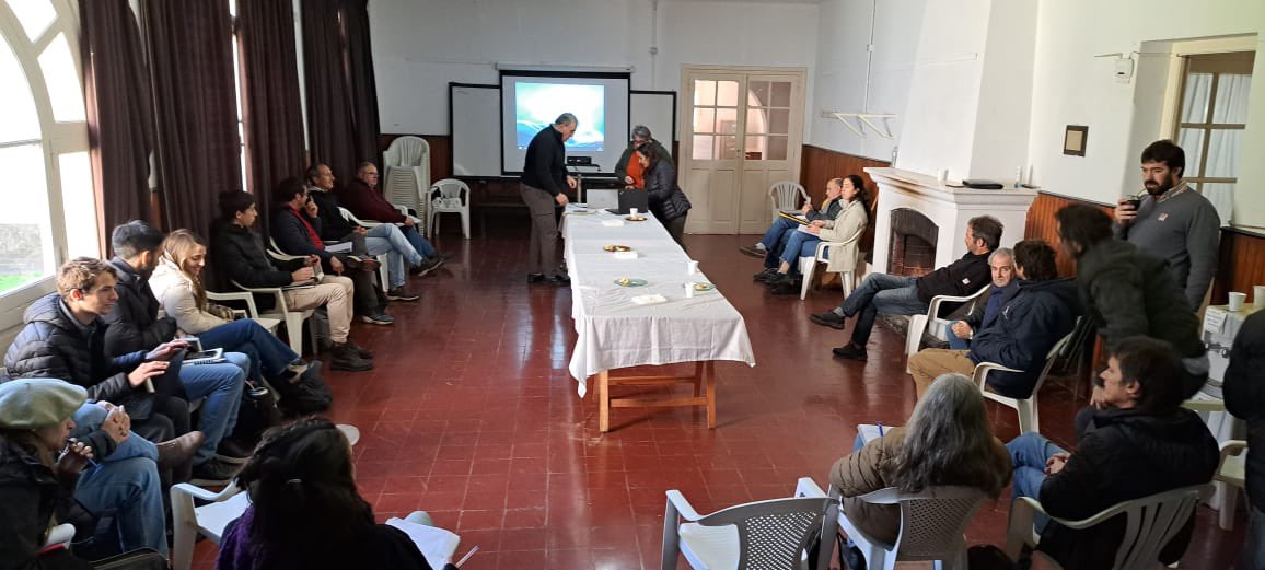 cfmacha's tweet image. En la colonia Ortiz Basualdo @INTACuenca, nos reunimos por el proyecto CIAC 949206 (#inta #audeas #conadev) sobre sostenibilidad de ganaderia basada en pastizal,  integrando 5 módulos y campos de productores. Se avanzó en la identificación de indicadores. FCV @UNICEN_Oficial