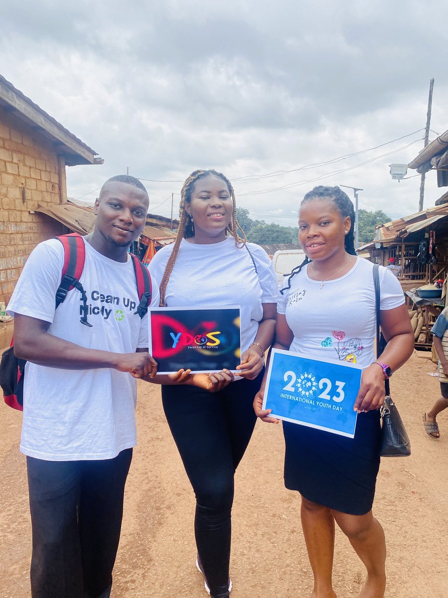 Thank God for a successful outreach at Old Artisan thank to @LeapAfrica and  @EcoCyclers
#InternationalYouthDayCelebration
#LeapAfrica
#EcoCyclers
#Volunteerism