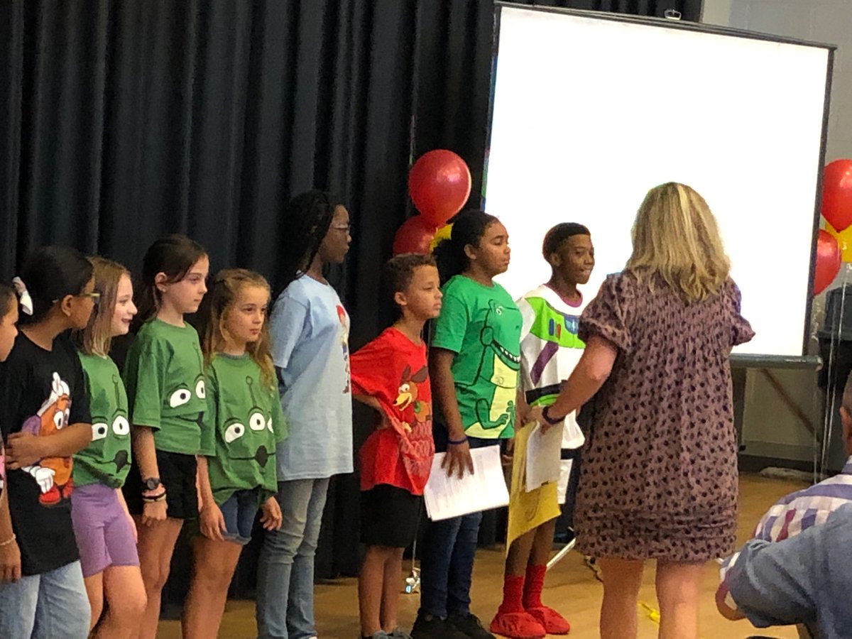 LisaFallaw's tweet photo. Our @EastAiken Advanced Music students did an AWESOME job at yesterday’s @uwaiken’s kickoff! These talented kids and their amazing teacher, Morgan Hanna never cease to amaze me!!! #ProudPrincipal #ToyStory #YouHaveAFriendInMe https://t.co/USpSXA756D