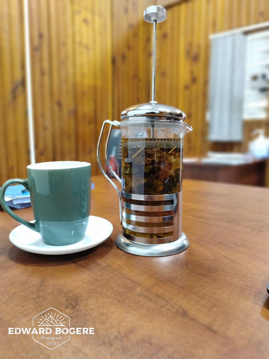 I hear chinese tea walala.. ba guy beelunga gwe daawo!