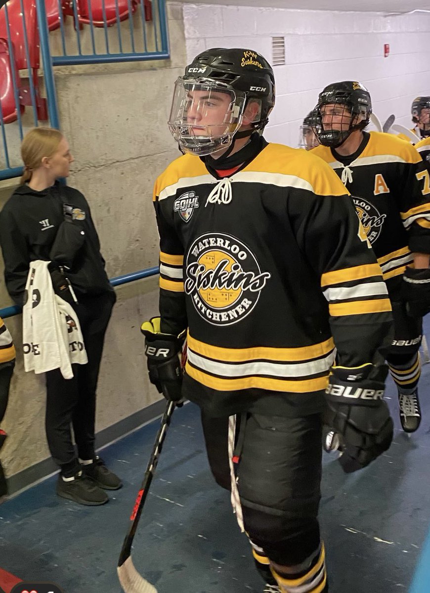 Gavin looking good in Black and Yellow 🖤💛 Such a special day for everyone  #playfortyson❤️