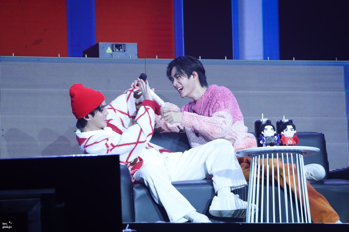 gcfourth's tweet photo. “i love being with you” 

#GeminiFourthConcertD1 https://t.co/6Bcn8RzuPy