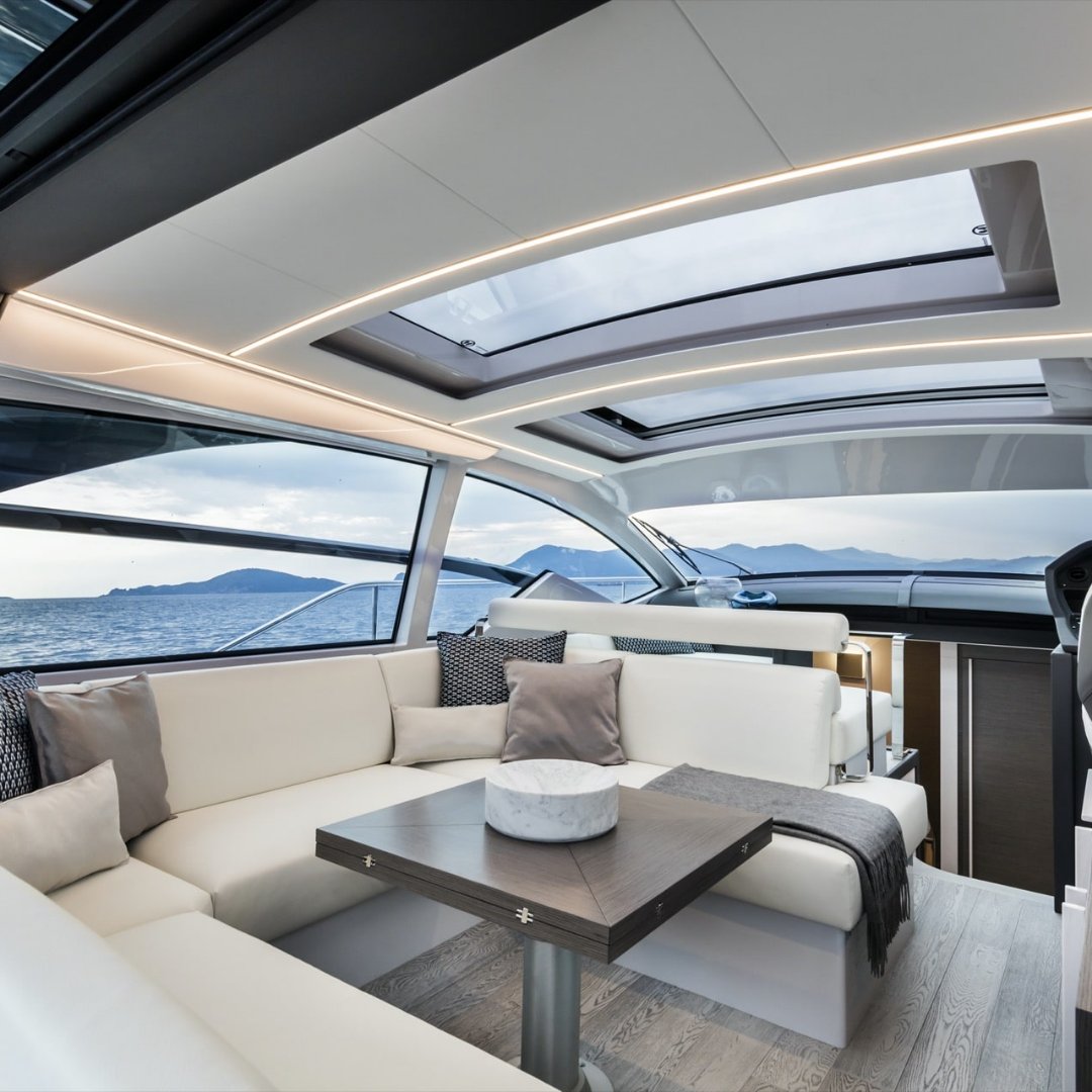 pershingyacht's tweet photo. The cockpit offers an ample sunbed to relax on, a headrest cushion and a second sofa for enjoying the sea view. But its real appeal lies in the seamless integration between inside and out.
Pershing 5X. Flair extraordinaire.

#TheDominantSpecies  
https://t.co/KD0YYcyryP https://t.co/h7gSfNtRoI